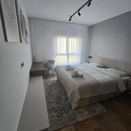 Skyline Free Parking Appartamento Novi Sad