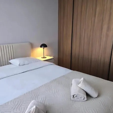 Skyline Free Parking