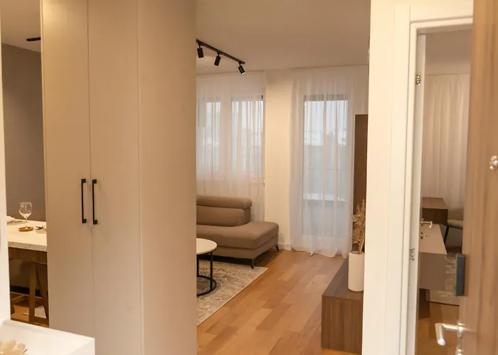 Skyline Free Parking *