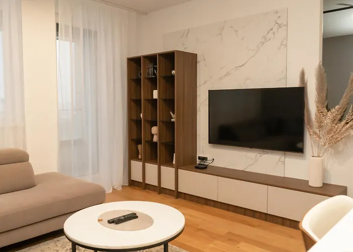 Skyline Free Parking