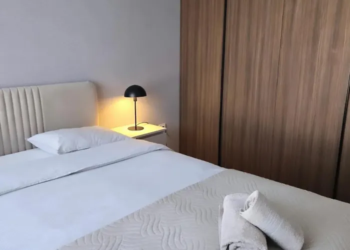 Skyline Free Parking