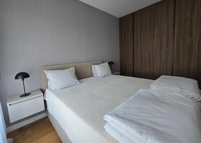 Skyline Free Parking *